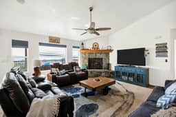 Sail Boat Manor - Image 3