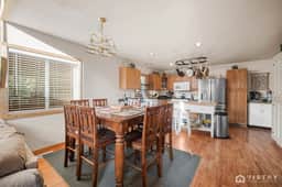 The Greyt Retreat w/ Bunkhouse - Image 4
