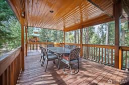 The Kool Kabin | Chill Deck, Fire Pit & BBQ Grill - Image 5