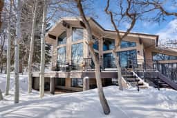Scenic Alpine Getaway, Hot Tub, Sauna, Views - Image 2