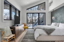 Scenic Alpine Getaway, Hot Tub, Sauna, Views - Image 5