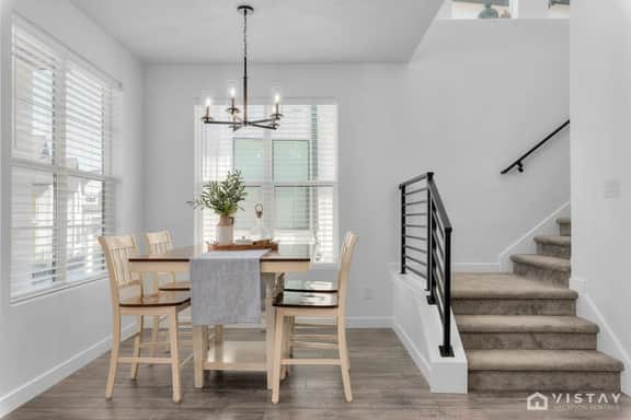 New 3-Bedroom Retro Chalet with Balcony - Image 4