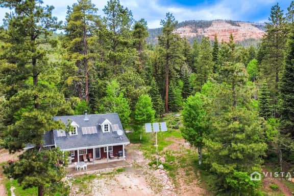 Off-grid Cabin at Angel Valley Ranch - Image 5