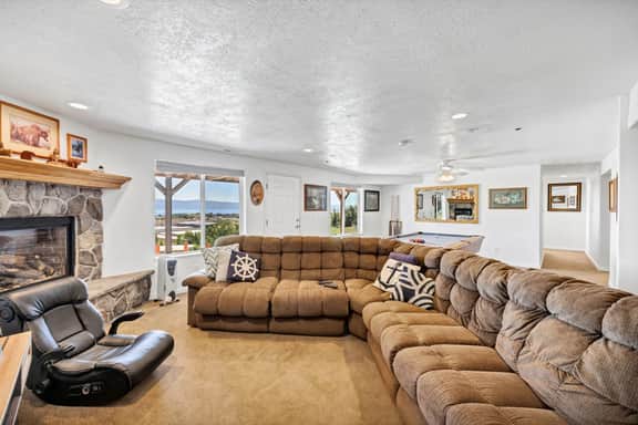 Sail Boat Manor - Image 2