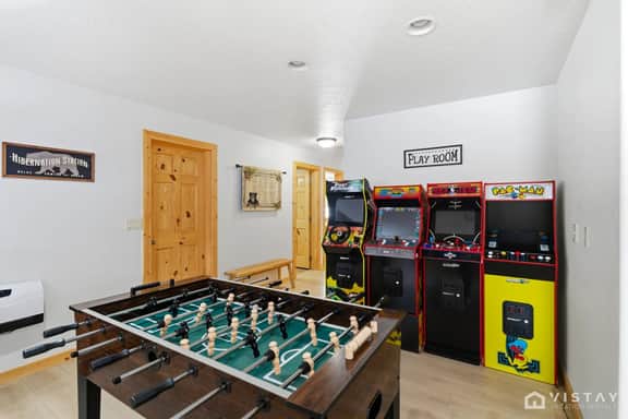 Willis Woods Cabin w/ Arcade Games and Fire Pit - Image 4