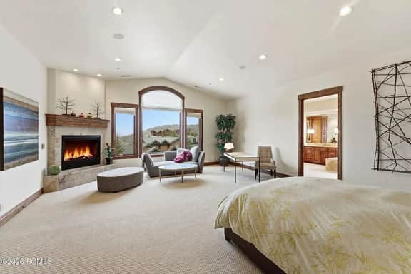 Deer Valley Luxury Lodge | Shuttle, Hot Tub, Games - Image 3