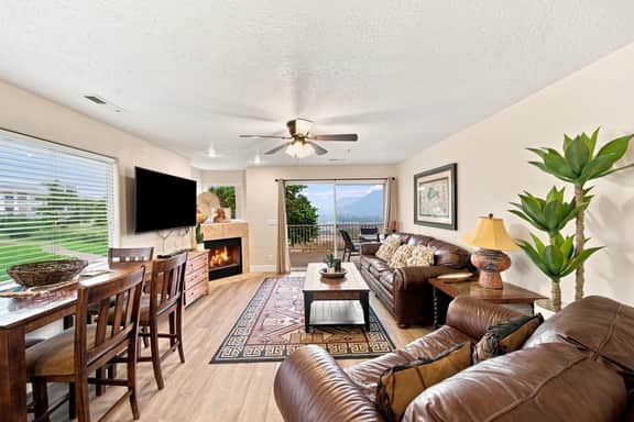 Las Palmas Luxury with Pools & Water Slides - Image 2