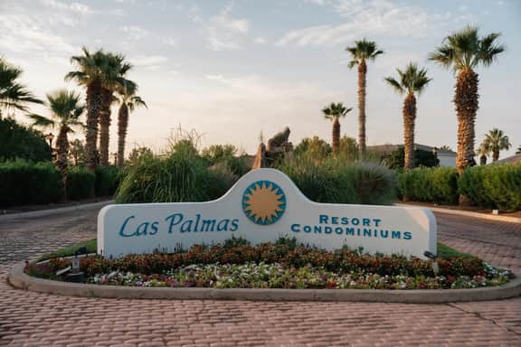 Las Palmas Luxury with Pools & Water Slides - Image 5
