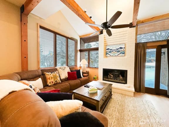 Prime Ski Escape with Hot Tub and Scenic Views - Image 1