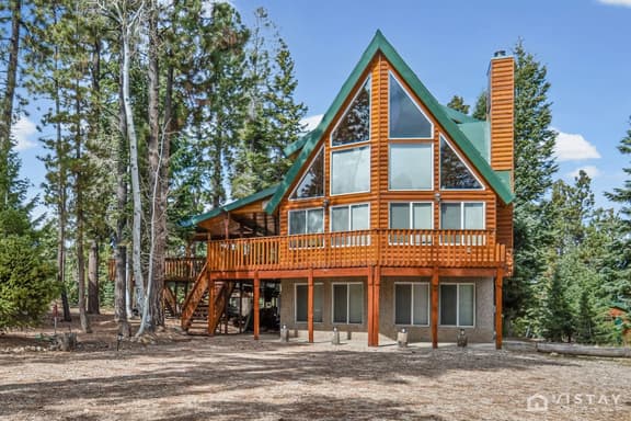 The Kool Kabin | Chill Deck, Fire Pit & BBQ Grill - Image 1
